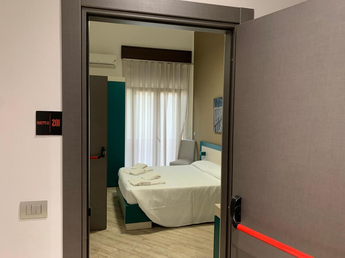 Guesthouse Ughetti 21 Катанія Екстер'єр фото