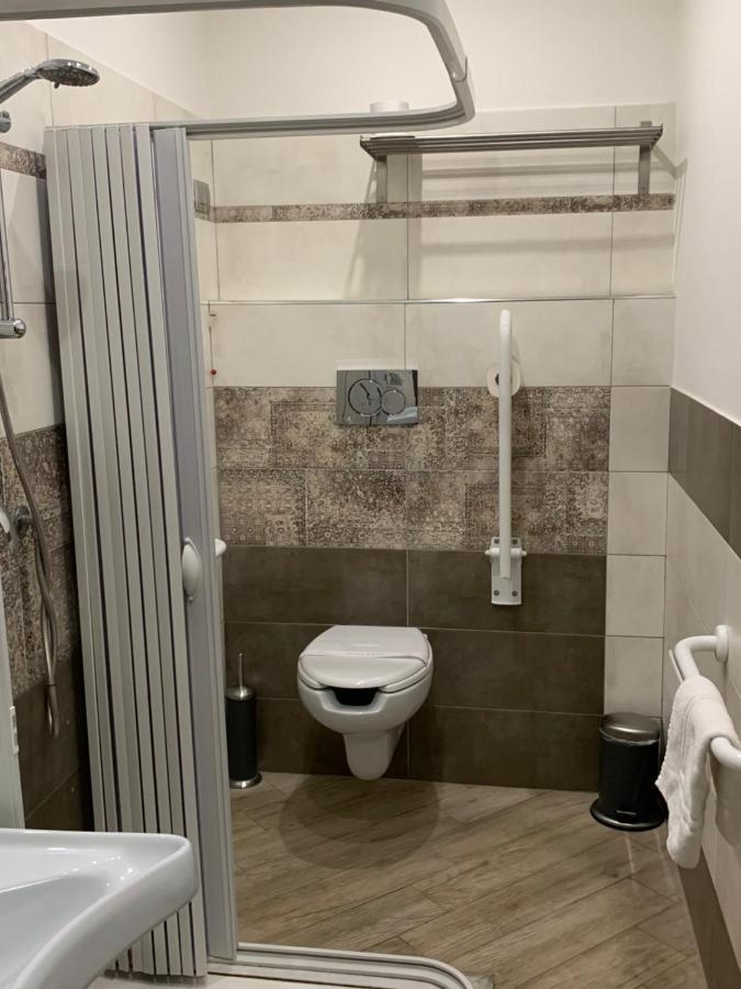 Guesthouse Ughetti 21 Катанія Екстер'єр фото