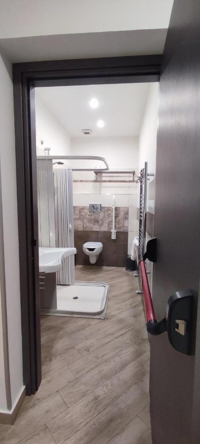 Guesthouse Ughetti 21 Катанія Екстер'єр фото