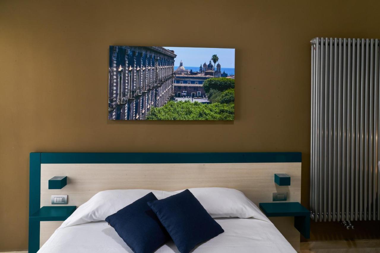 Guesthouse Ughetti 21 Катанія Екстер'єр фото